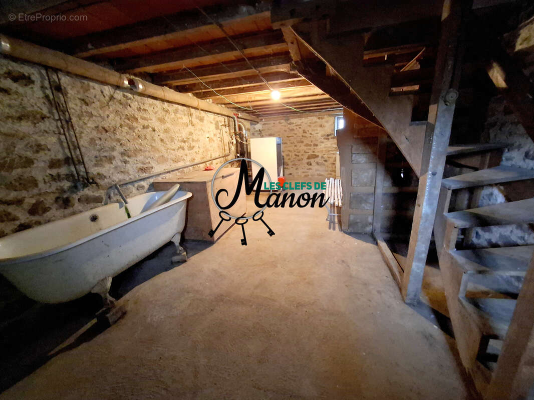 Maison à SAINT-SORNIN-LEULAC