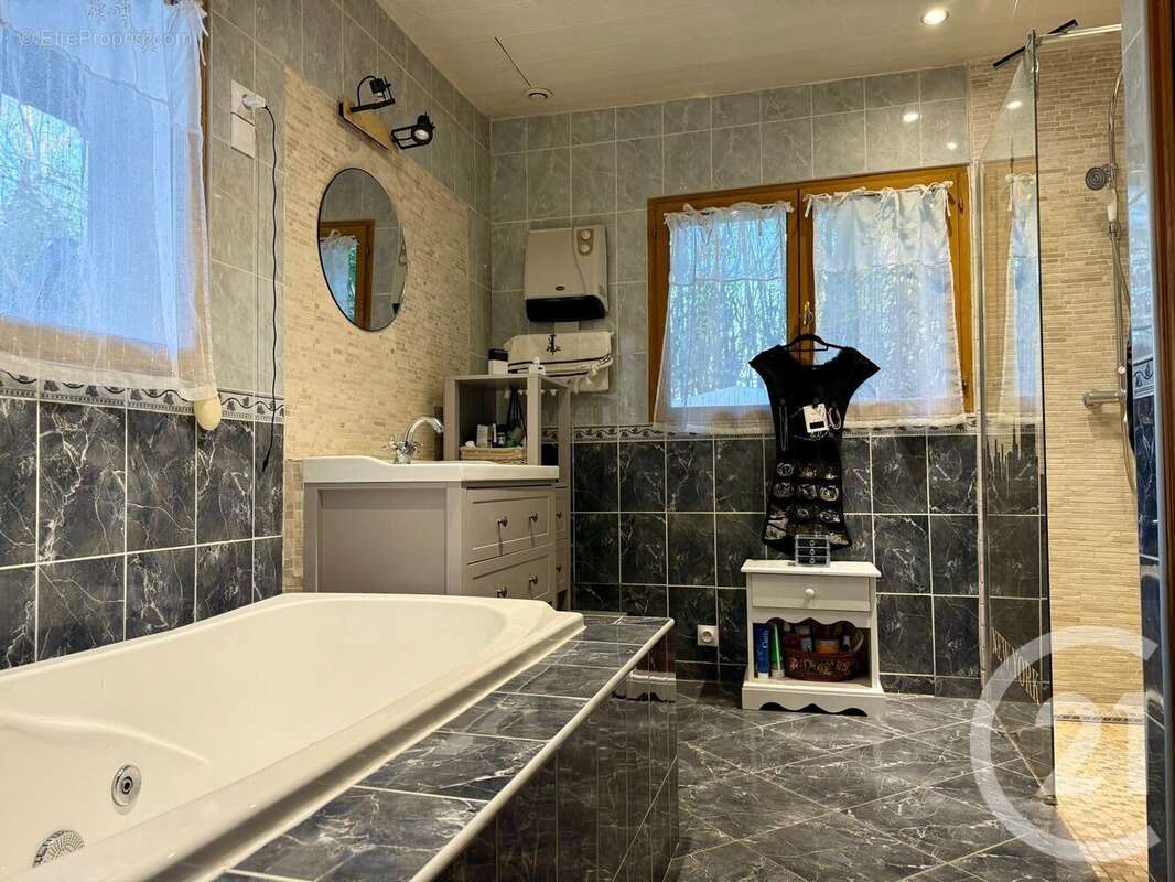 Maison à SAINT-OUEN-MARCHEFROY