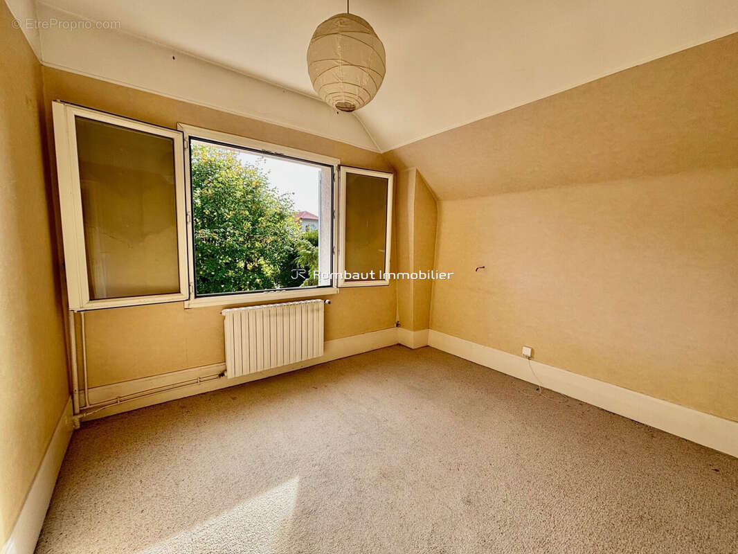 Maison à LA CELLE-SAINT-CLOUD