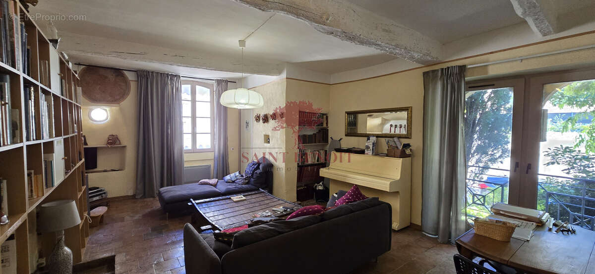 Maison à MONTPEYROUX
