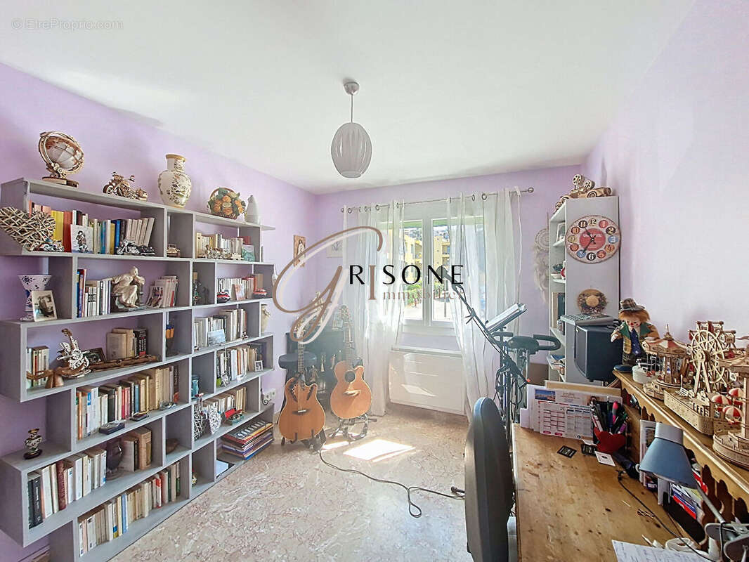 Appartement à SIX-FOURS-LES-PLAGES