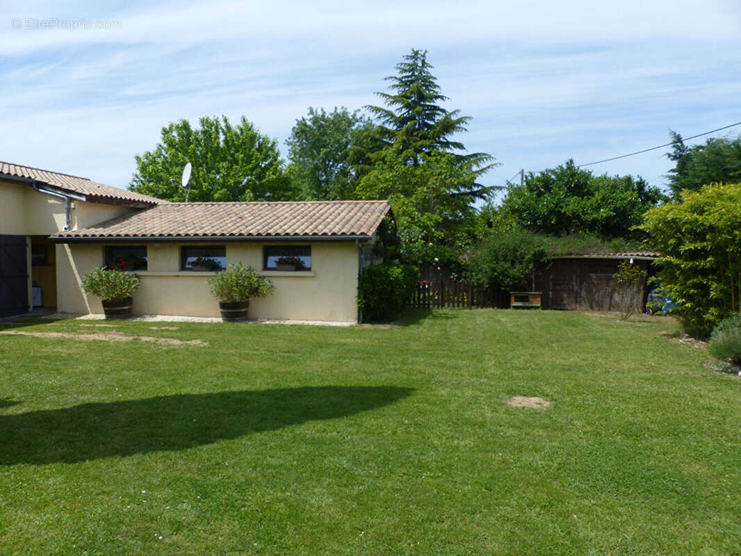 ensemble immobilier à MENESPLET - photo 14