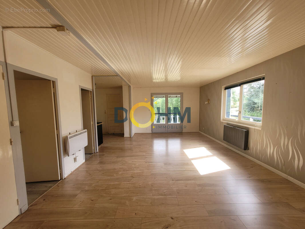 Apinac, Chalet 86m2 habitables avec dépendances et grand jardin - photo 5