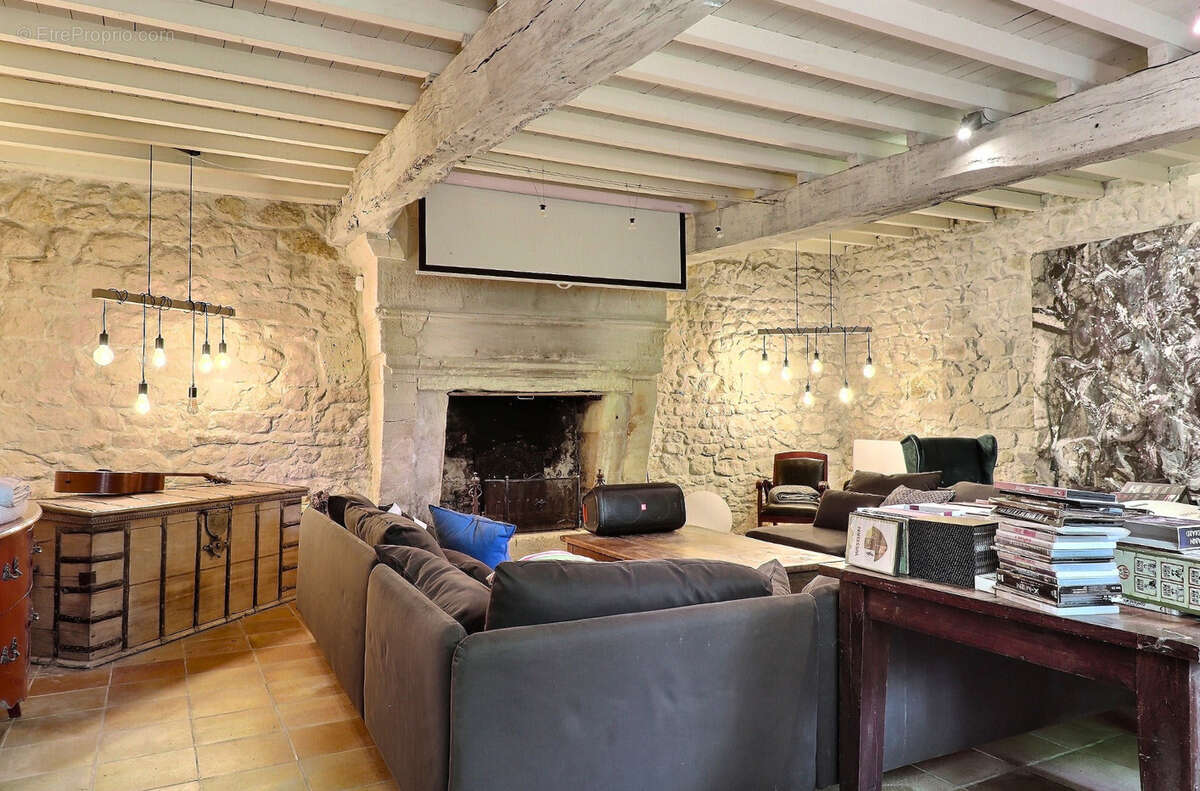 Maison à CIVRAC-DE-BLAYE