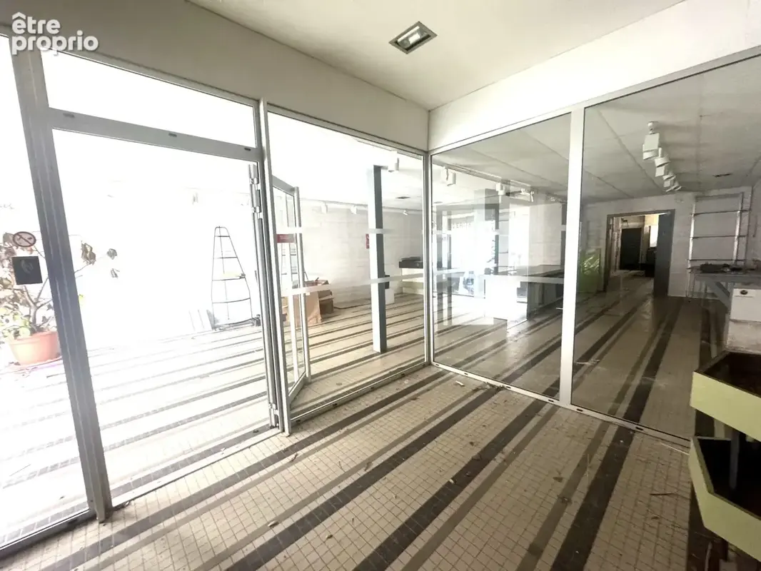 Appartement 298 m² à vendre à Saint-Aubin-Les-Elbeuf (76410) - photo 2