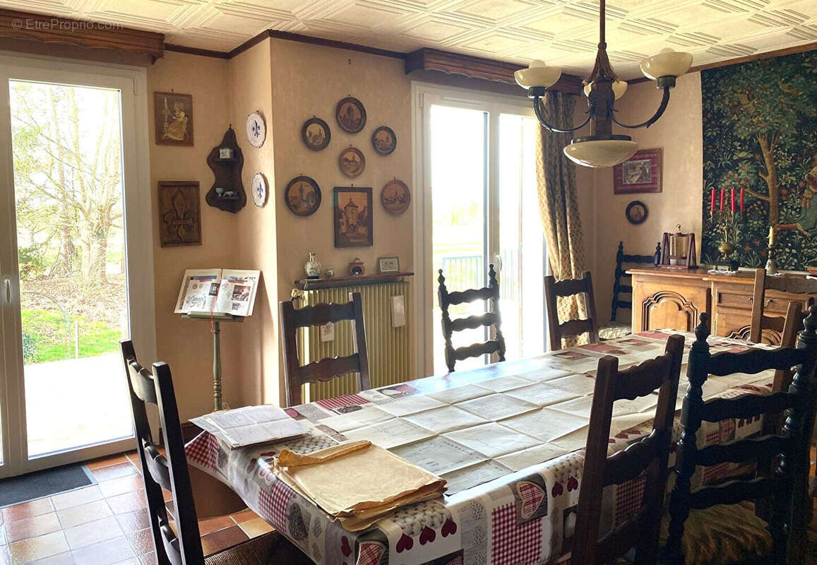 Maison à TACOIGNIERES