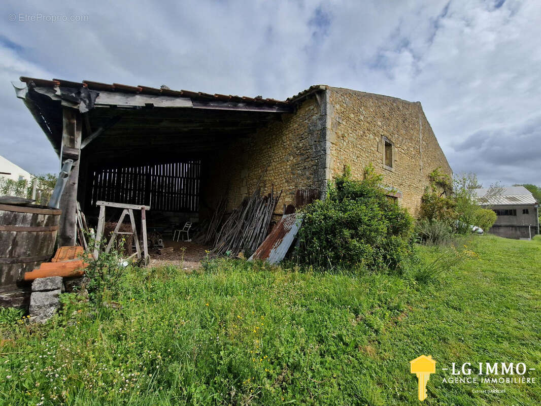 Maison à SAINT-MARTIAL-DE-MIRAMBEAU