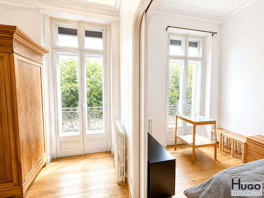 Bordeaux- jardin public- rue de la course- duplex 200m² + patio + 3 caves ! - photo 10