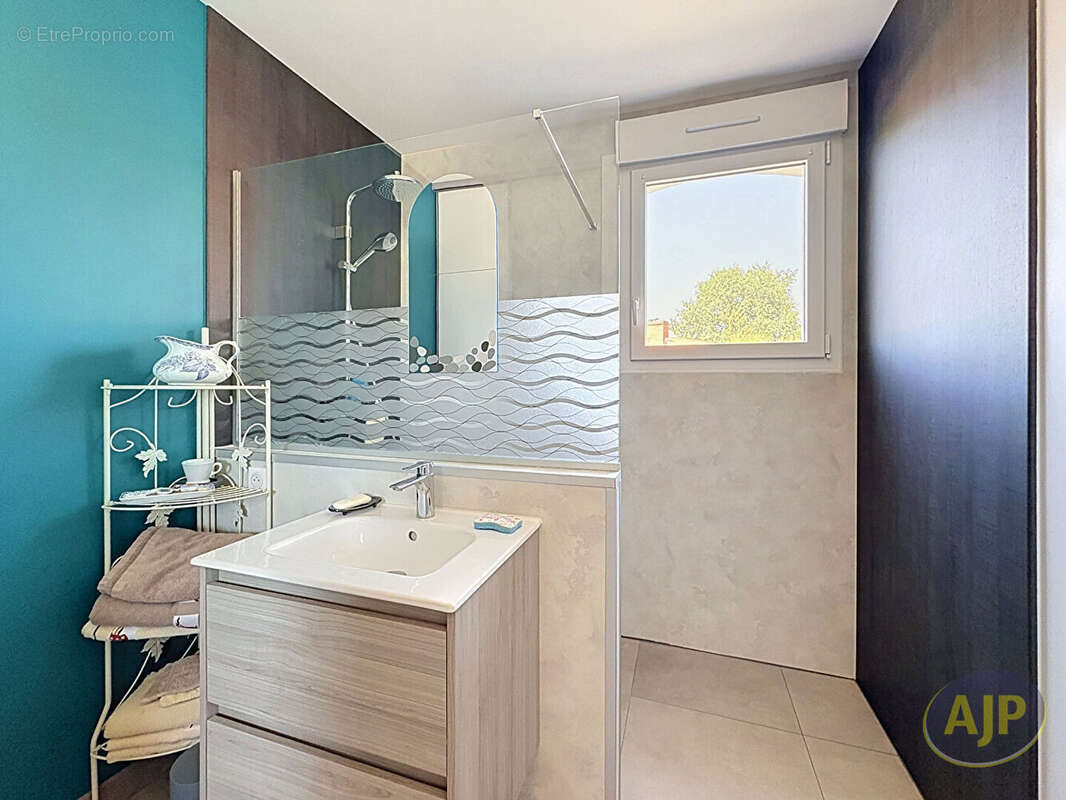 Maison Challans 5 pièces 135.64 m2 + véranda et piscine - photo 7