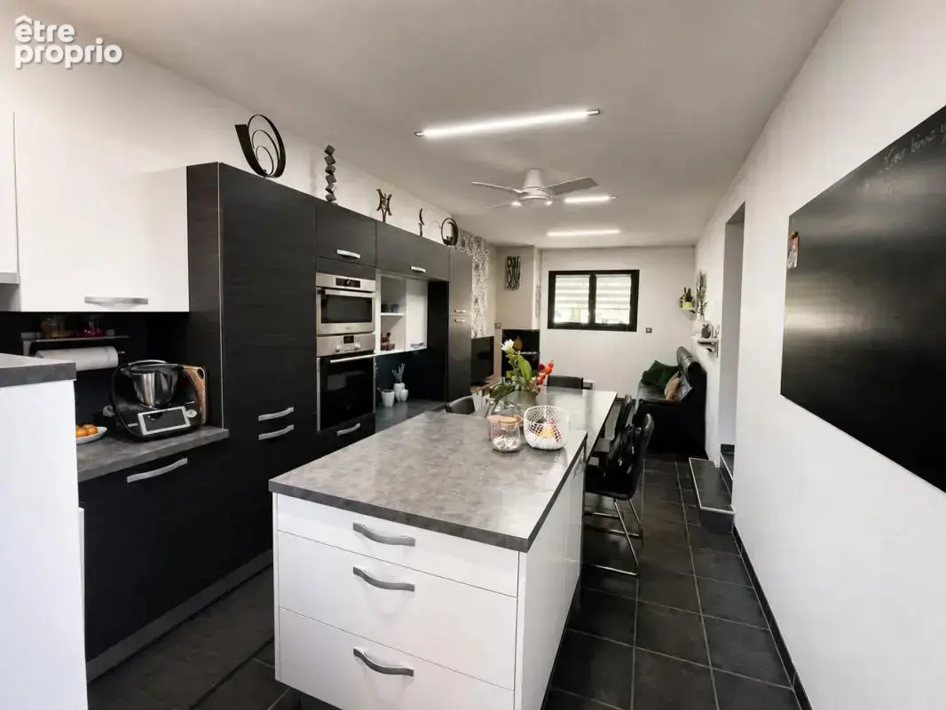Maison de 8 pièces de 210 m² à Cahors - photo 7