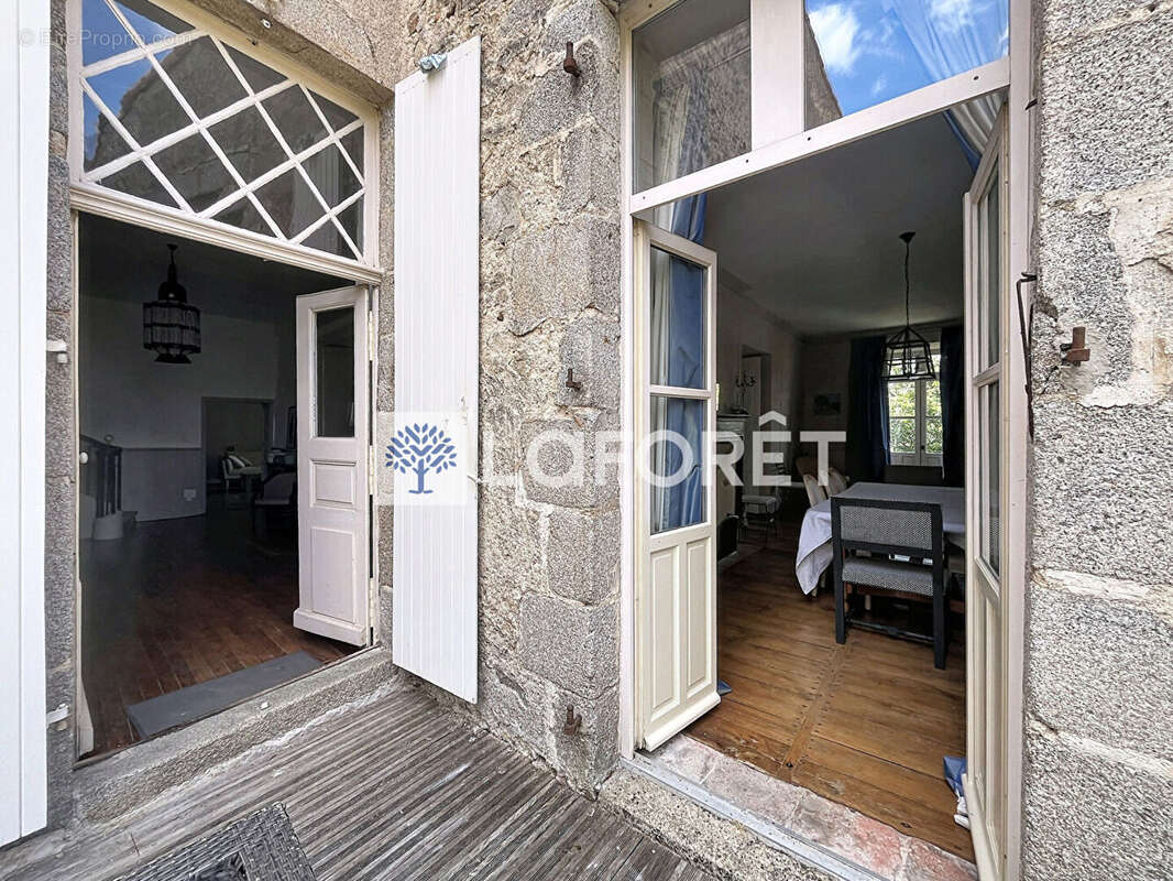 Maison à PARTHENAY