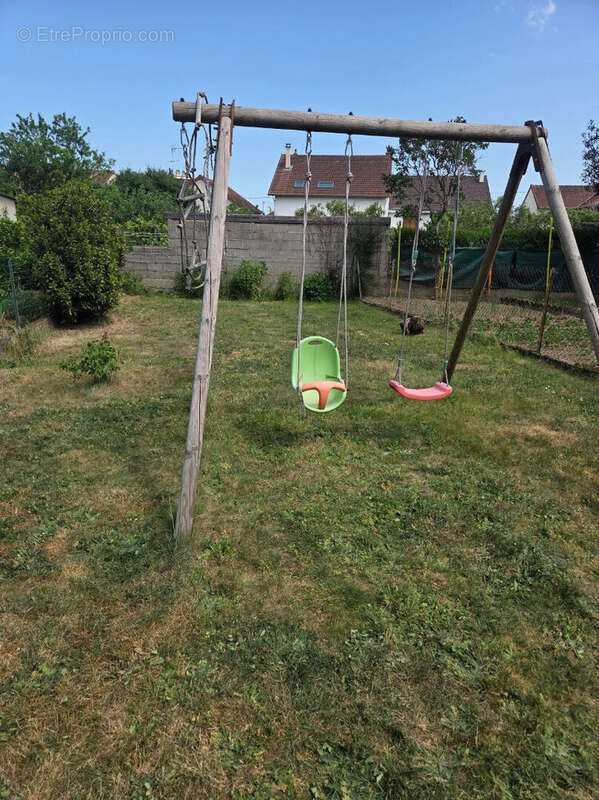 Maison à YZEURE