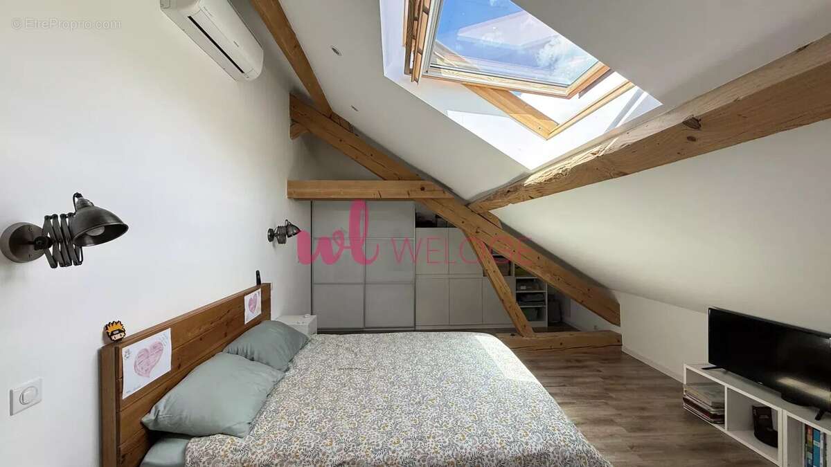 Appartement à JONS