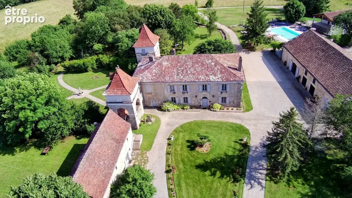Situation privilégiée pour vos mariages avec  potentiel d'accueil, dans un cadre de vie paradisiaque. - photo 6