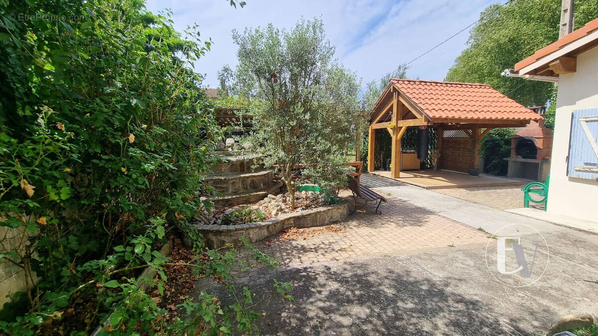 Salle d&#039;eau - Maison à CINTEGABELLE