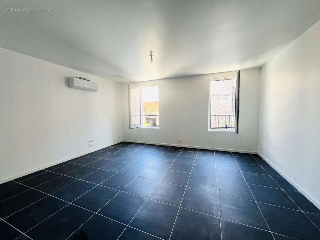 Appartement à SAINT-MAXIMIN-LA-SAINTE-BAUME