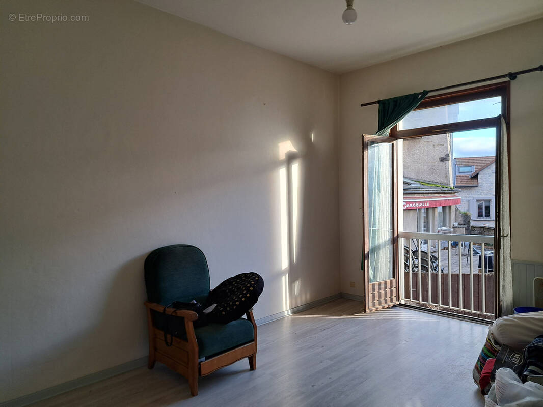 Appartement à LE CHAMBON-SUR-LIGNON