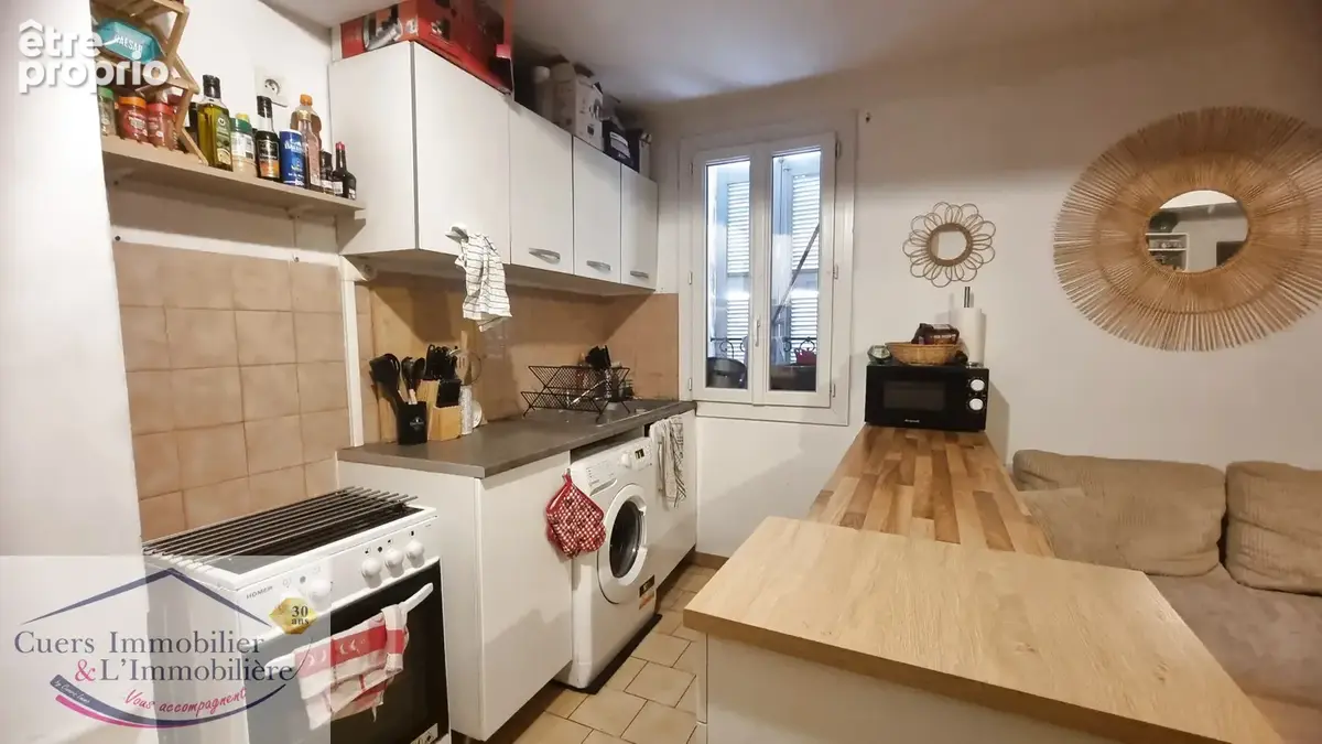 Pierrefeu du var, immeuble de rapport avec deux appartements et un local commercial - photo 9