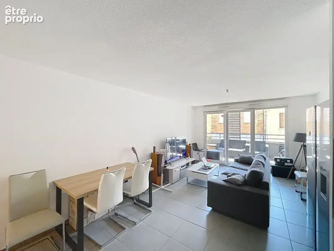 Grand Appartement T3 Traversant avec grande terrasse, parking sous sol, Métro à pieds - photo 4