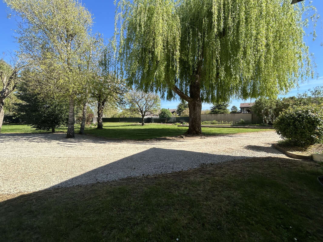Maison à MONCETZ-L'ABBAYE