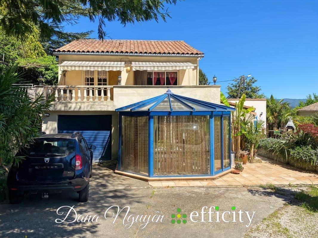 Maison à LA VERNAREDE