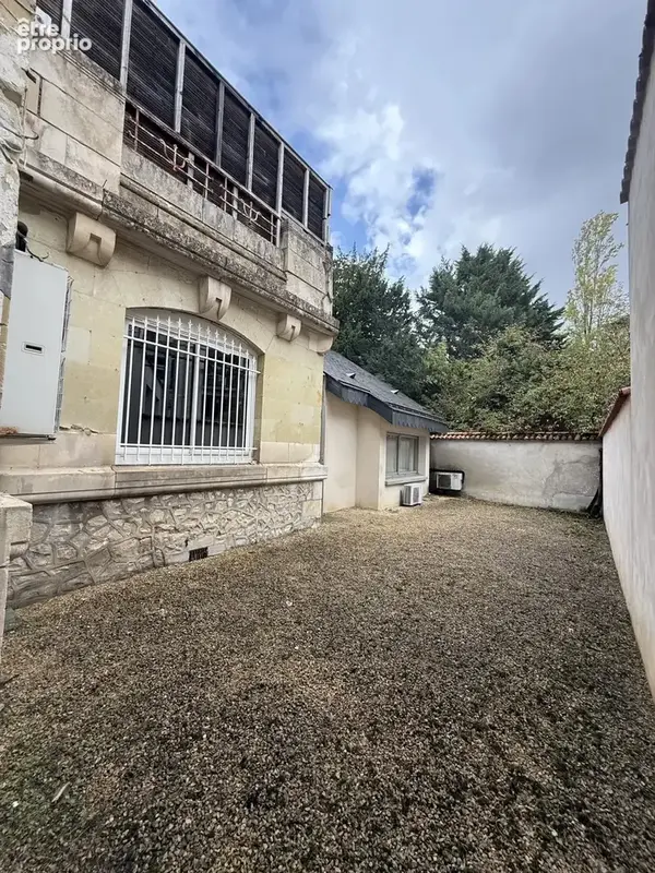 Local professionnel - 163 m² - photo 9