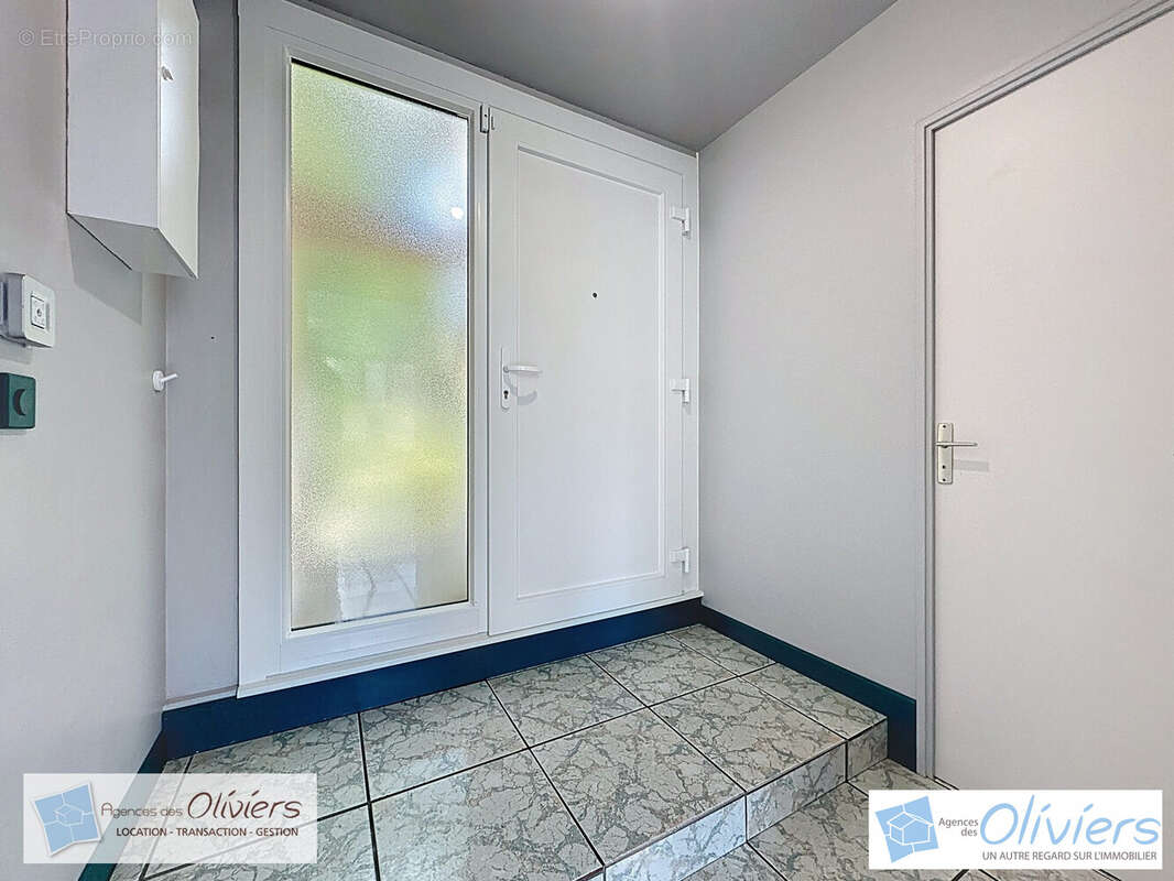 Appartement à VOISINS-LE-BRETONNEUX