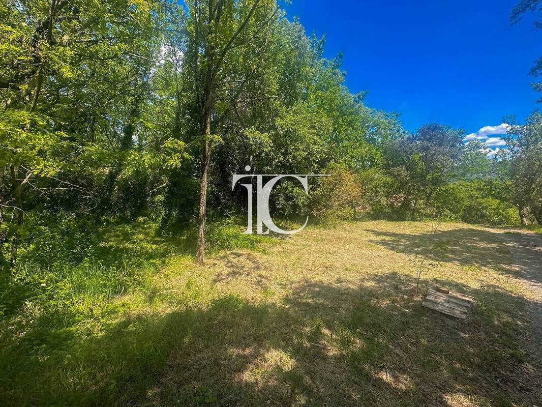 Terrain à MOLIERES-SUR-CEZE