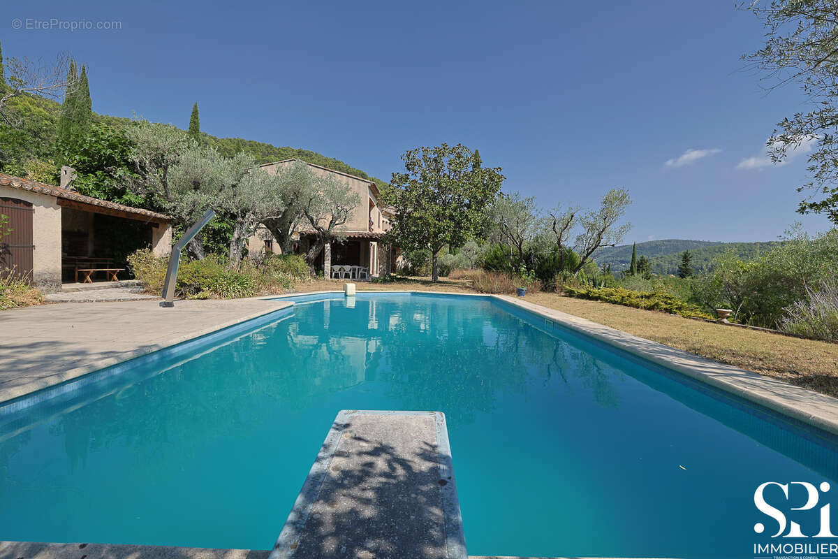 SOLLIES-VILlE- Maison familiale 4 chambres - Piscine - photo 2