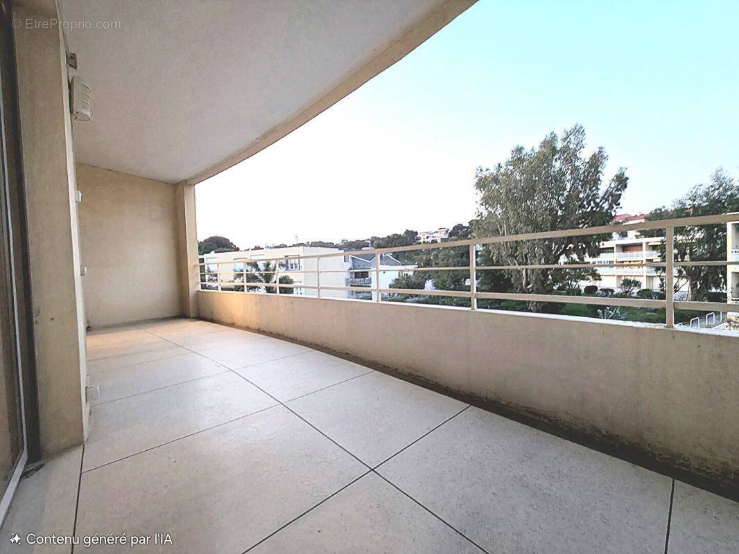 Appartement à BORMES-LES-MIMOSAS