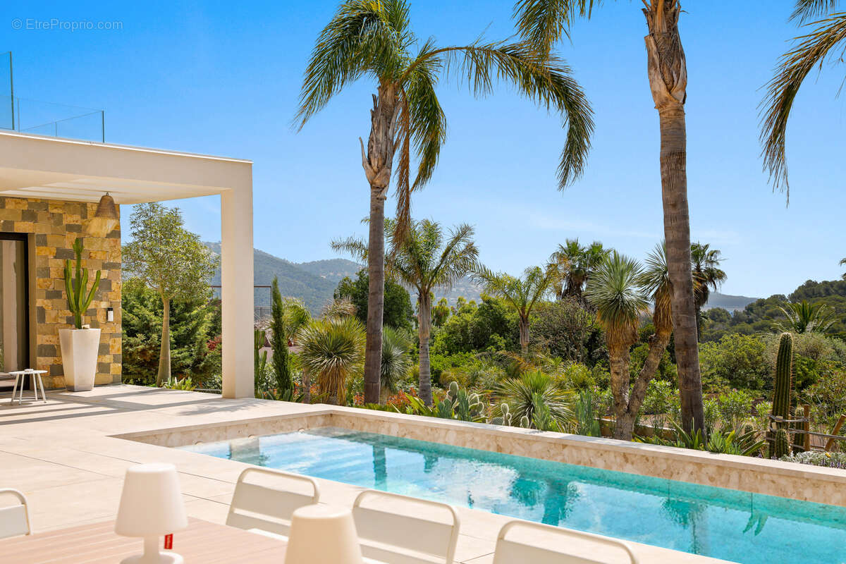 Maison à CARQUEIRANNE