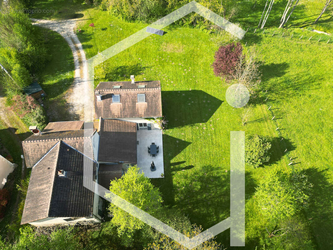 Maison à COSNE-COURS-SUR-LOIRE