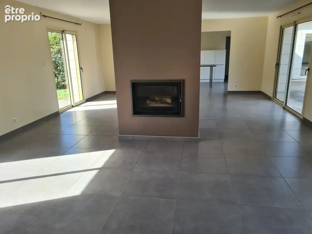 Maison contemporaine de 170 m2 habitables - Ingrandes-Le Fresne sur Loire - photo 3