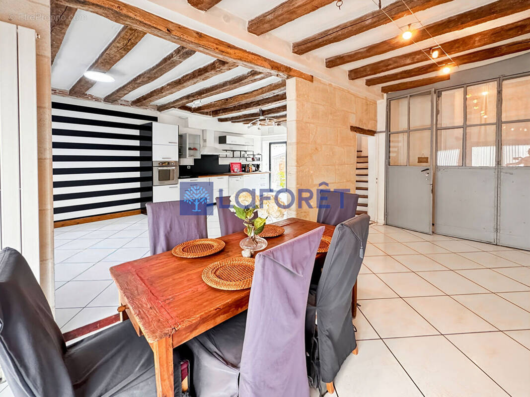 Maison à AZAY-LE-RIDEAU