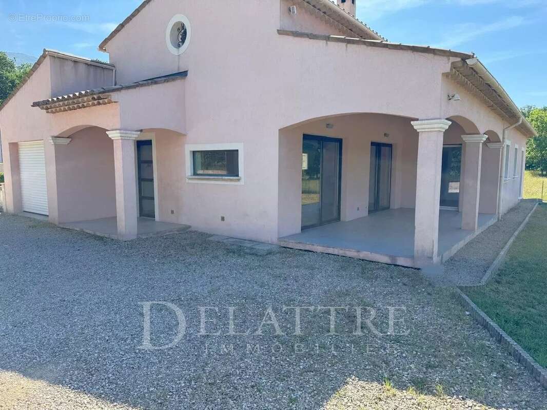 Maison à SAINT-VALLIER-DE-THIEY