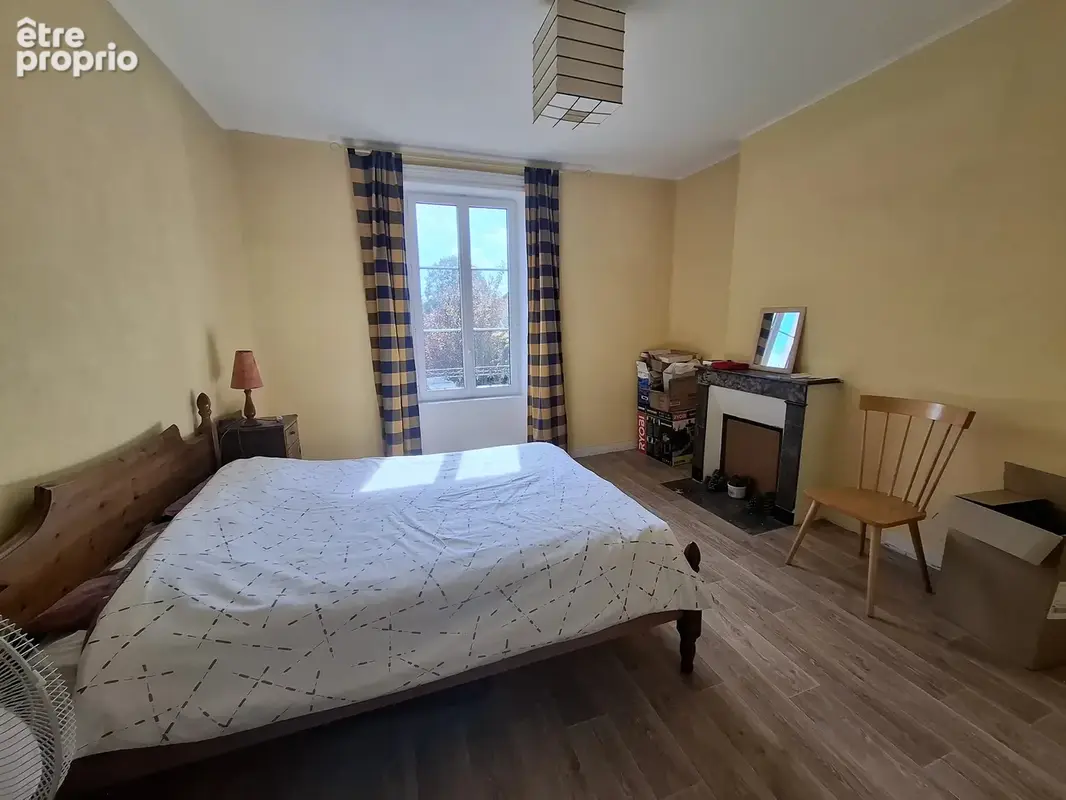 Grande maison en pierre avec deux grandes granges et jardins privés - photo 9