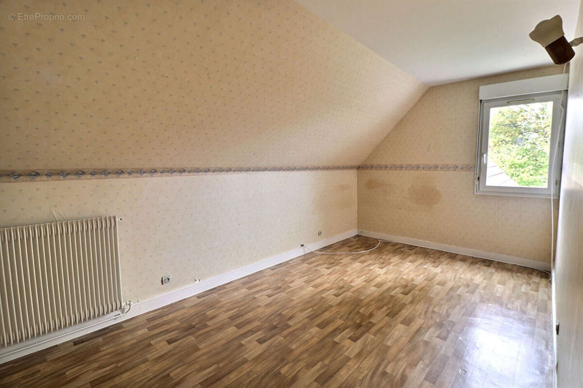 Maison à LE PERRAY-EN-YVELINES