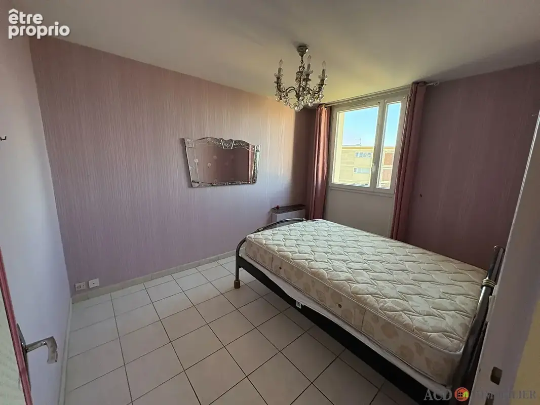 A VENDRE Appartement T4 - photo 8