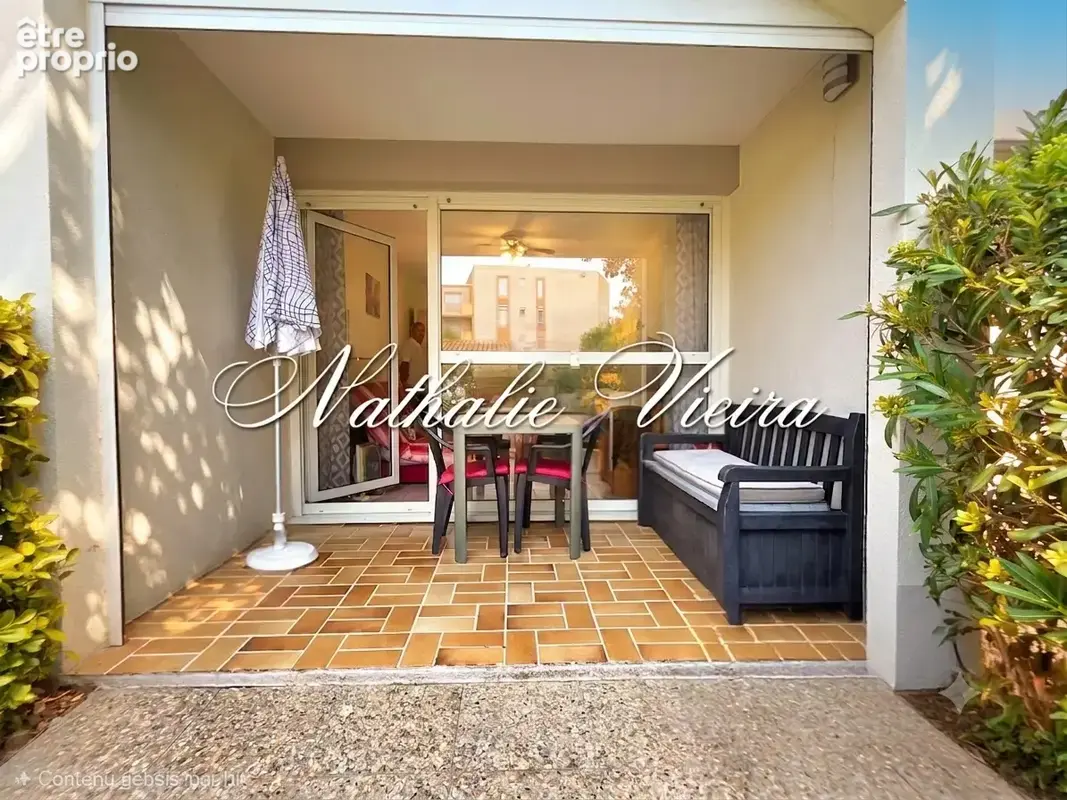Studio cabine en rez-de-jardin avec terrasse, cour privative et parking    Carnon Ouest - photo 2