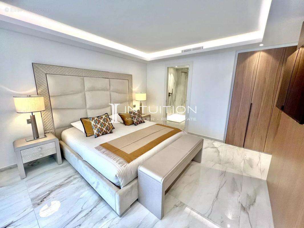 Cannes - Croisette : Magnifique appartement 3 pièces avec vue mer dans une résidence de renom - photo 7