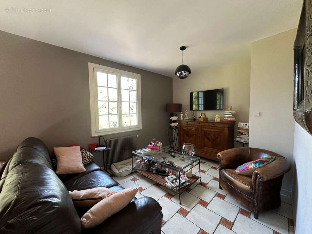 Maison à COMMELLE-VERNAY