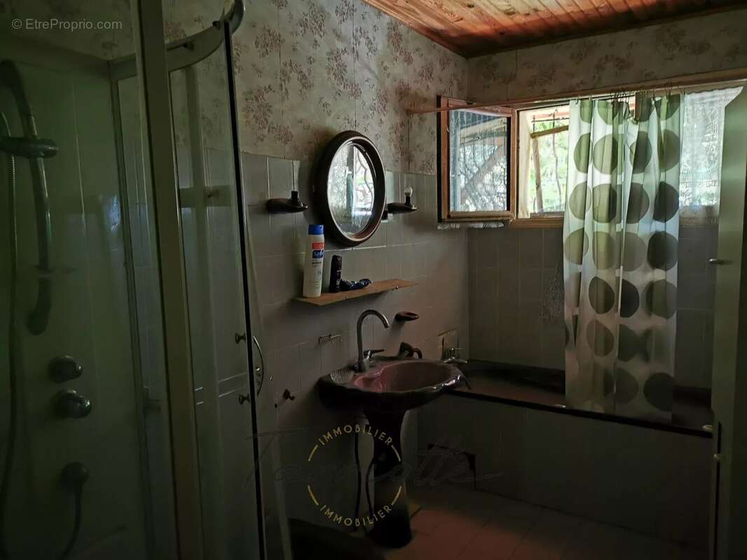 Maison à VALAURIE