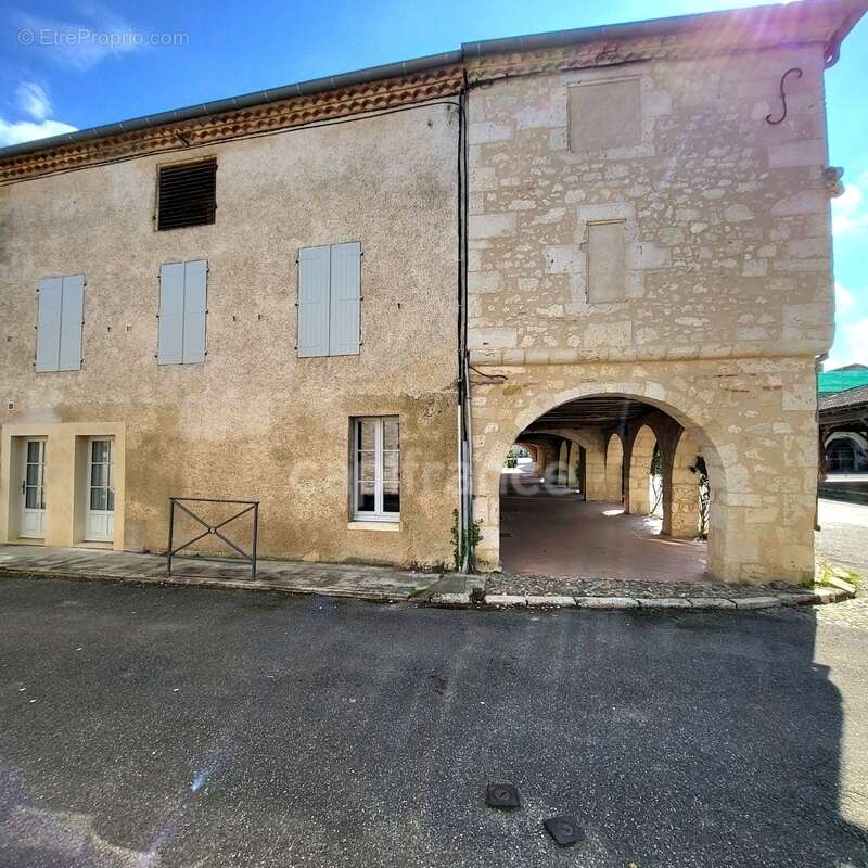 Appartement à SAINT-CLAR