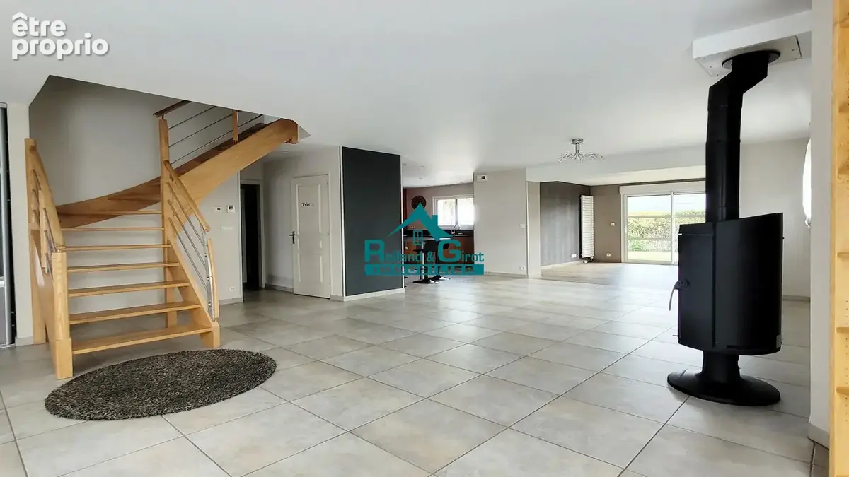 Maison spacieuse à vendre à La Bouexière - 5 chambres et jardin! - photo 2