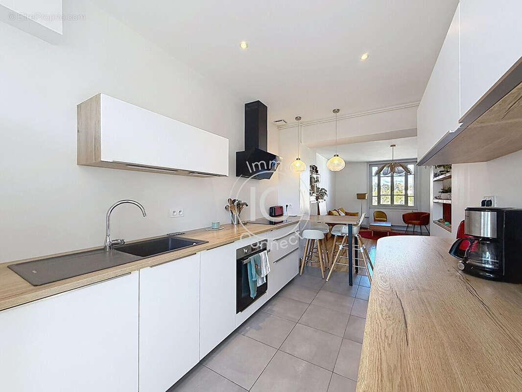 Appartement à TASSIN-LA-DEMI-LUNE