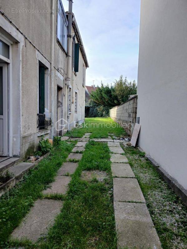 Maison à VIGNEUX-SUR-SEINE