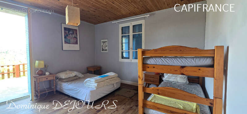 Maison à SAINT-SAUVEUR-DE-MONTAGUT