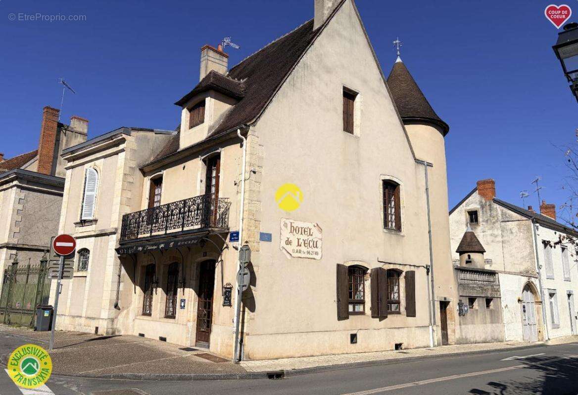 Maison à SAINT-AMAND-MONTROND