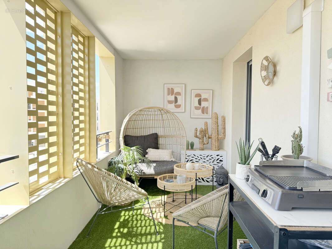 Appartement à MAUGUIO