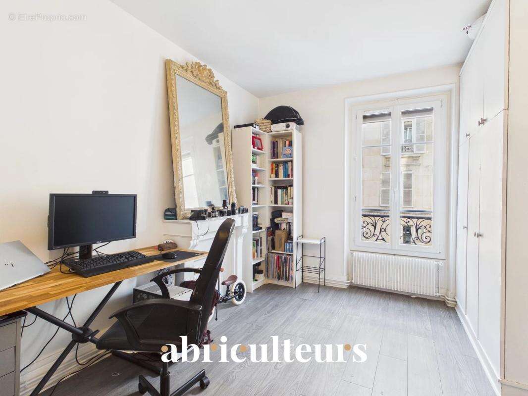 Appartement à PARIS-12E